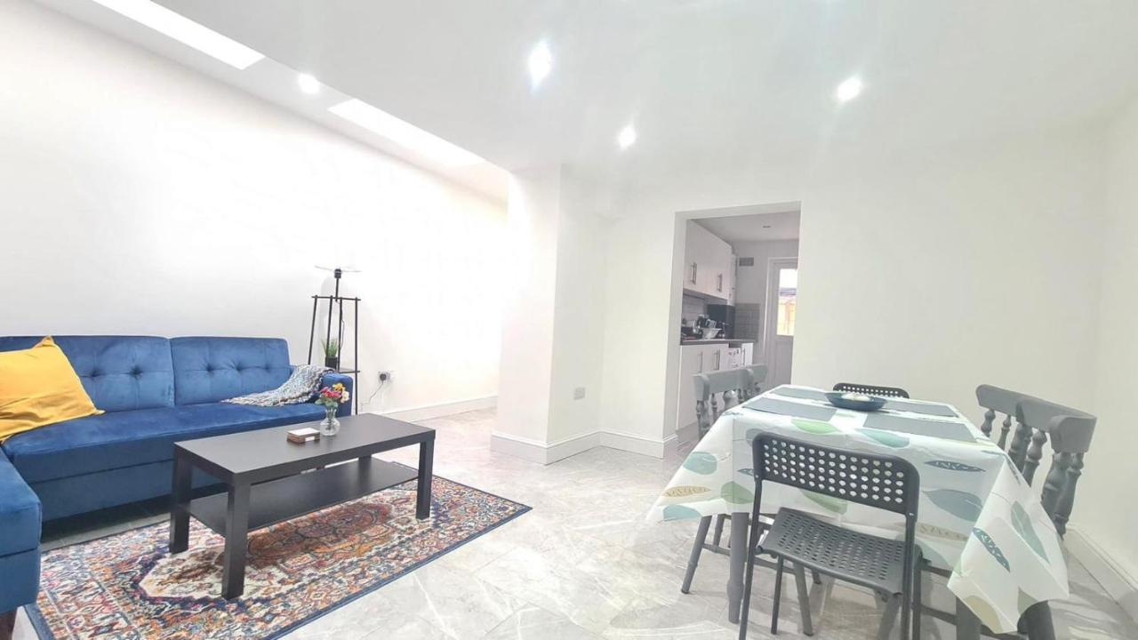 Spacious Private Room In Manor Park London Exterior foto