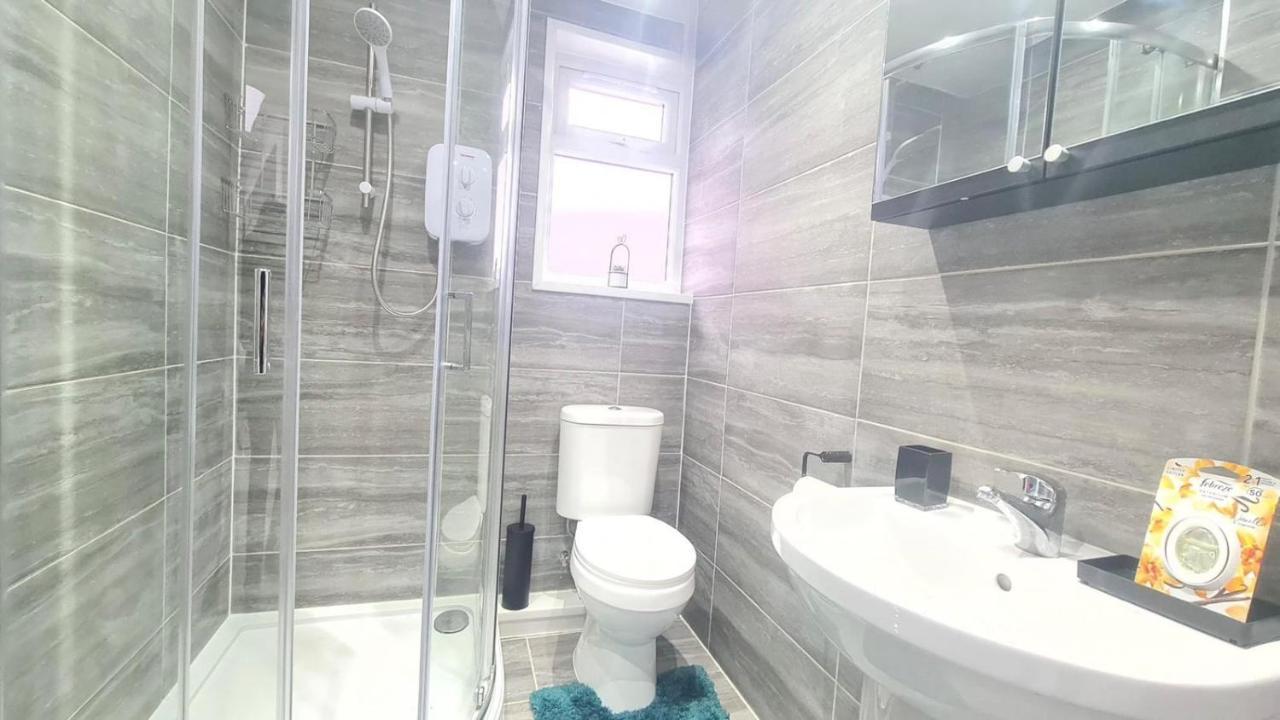 Spacious Private Room In Manor Park London Exterior foto