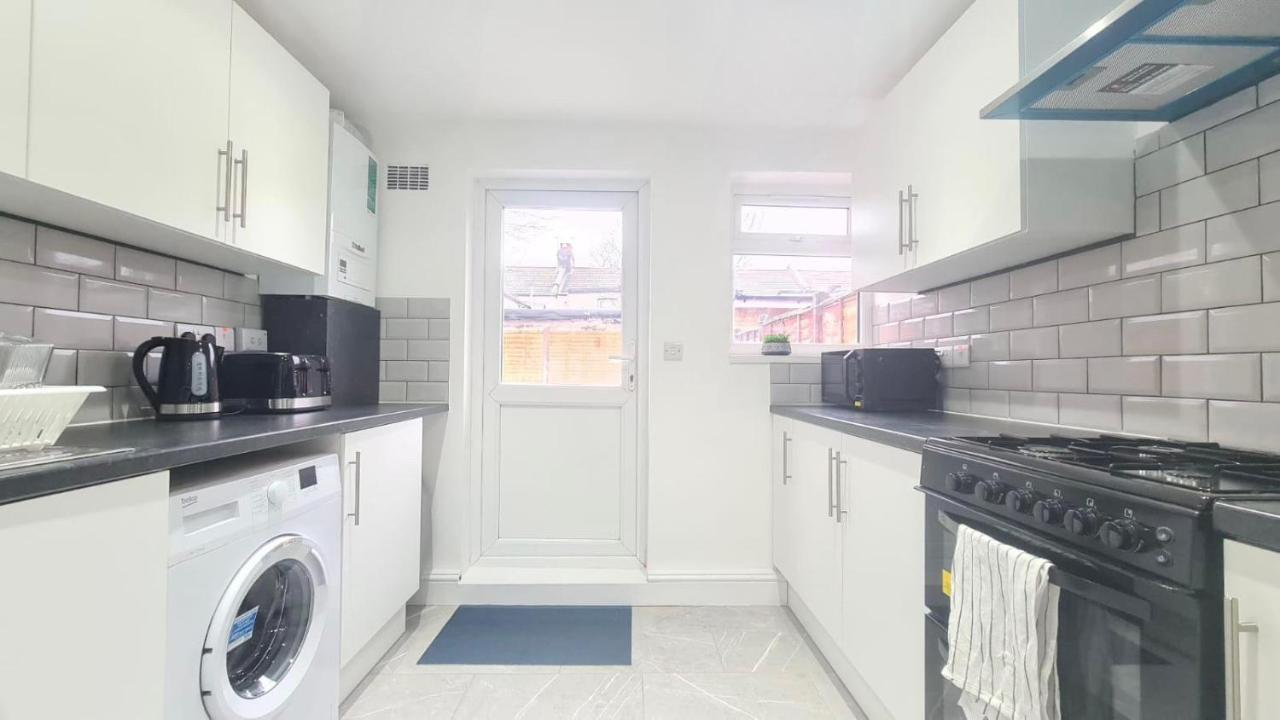 Spacious Private Room In Manor Park London Exterior foto